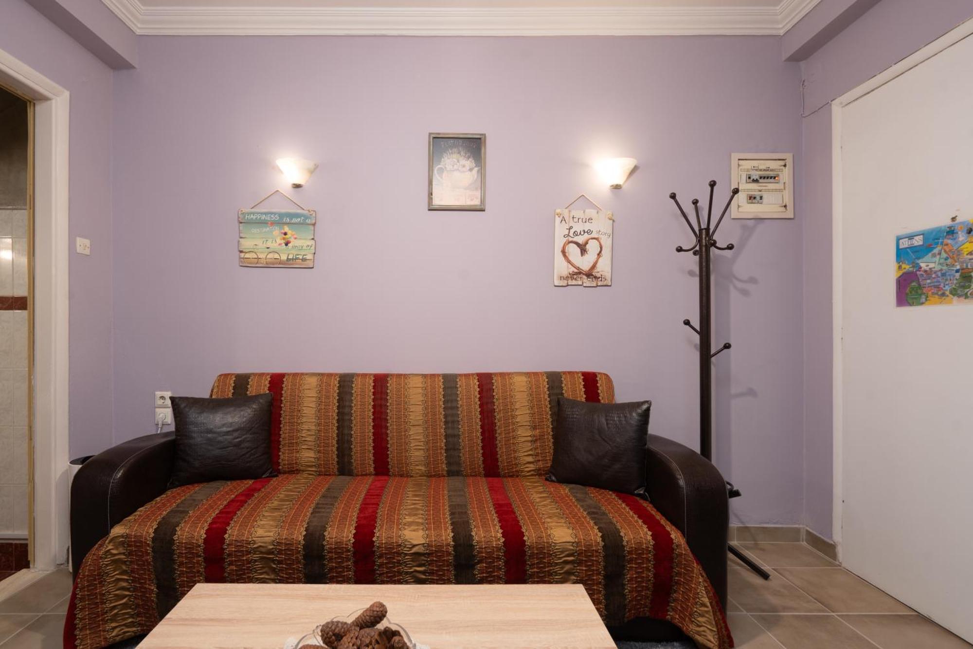 The Sweetest Acropolis Flat *
