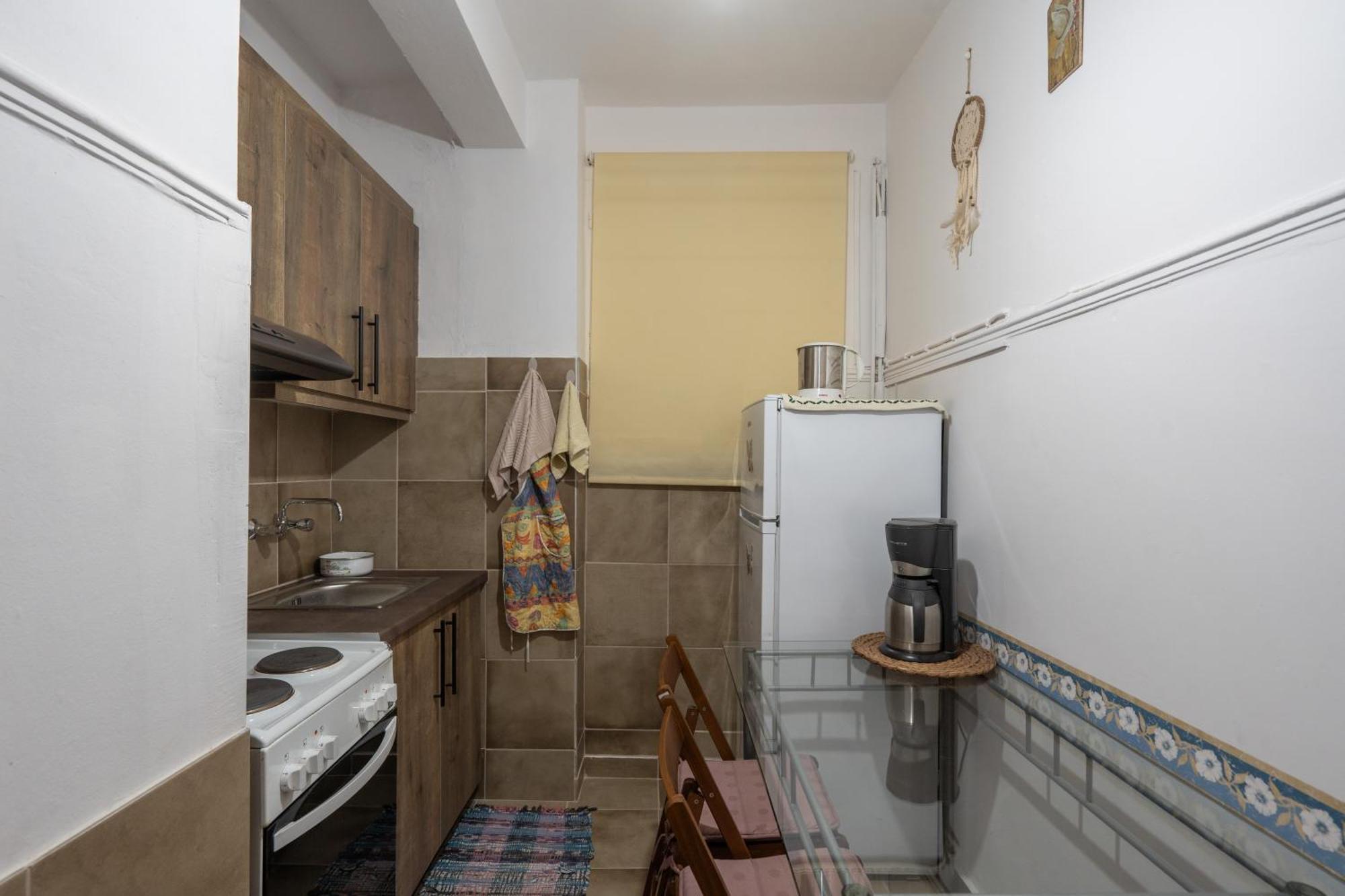 The Sweetest Acropolis Flat *